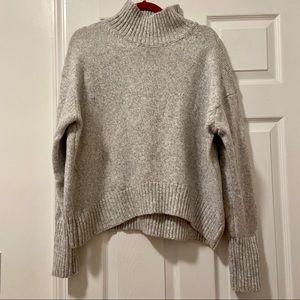 NWOT- H&M knit sweater
